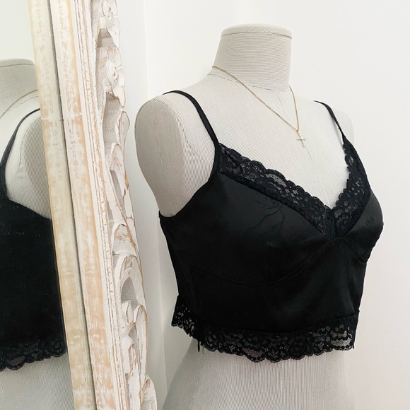 Crop satin cami with lace - Picture 6 of 8